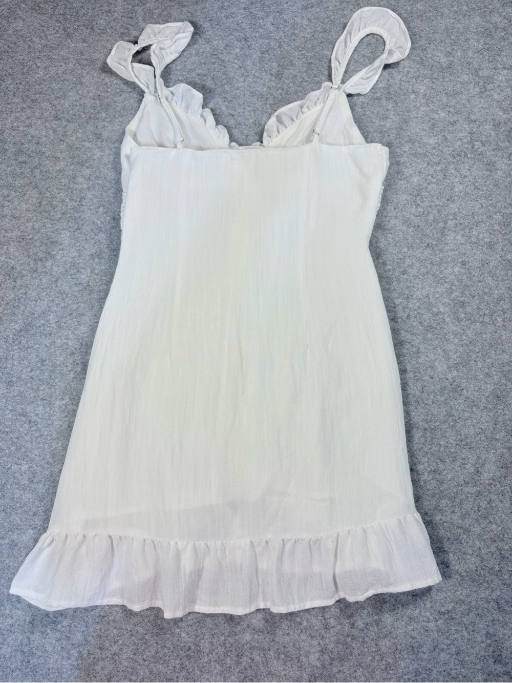 Mod on Trend White Ruched Ruffle Button Front Mini Dress Size Small - Picture 3 of 6